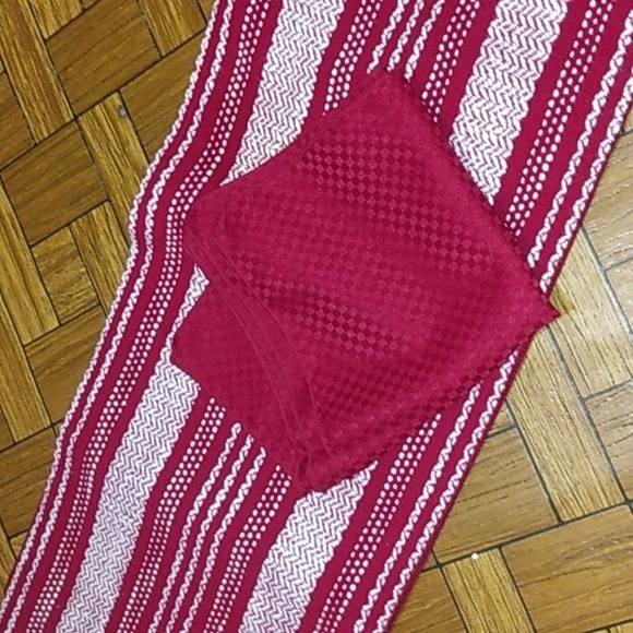 Set of tablerunner and napkins - Picture 1 of 5